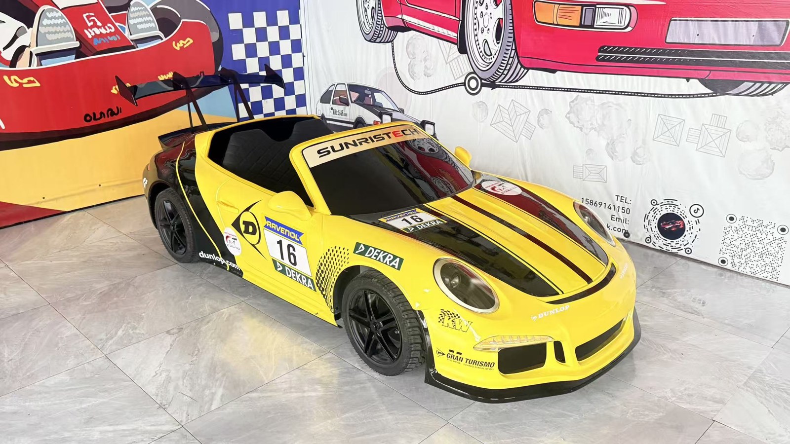 SUNRISTECH go-kart showing a custom color and decal treatment
